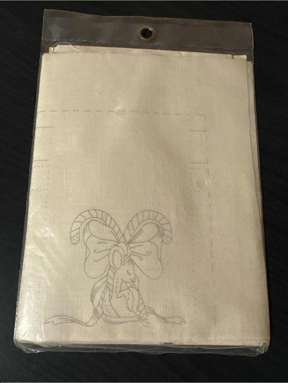 Columbia-Minerva Stitchery Ornaments 16-7488 Christmas Embroidery Gift Bags